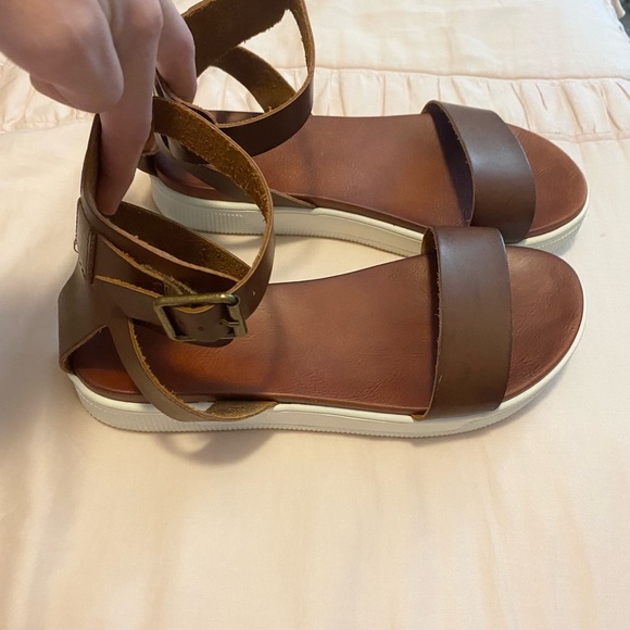 Mia Ellen sandals - Picture 3 of 13